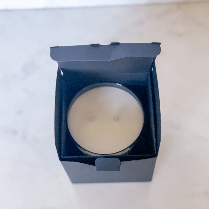 White Lily, Green Tea & Musk Scented Candle | Oasis